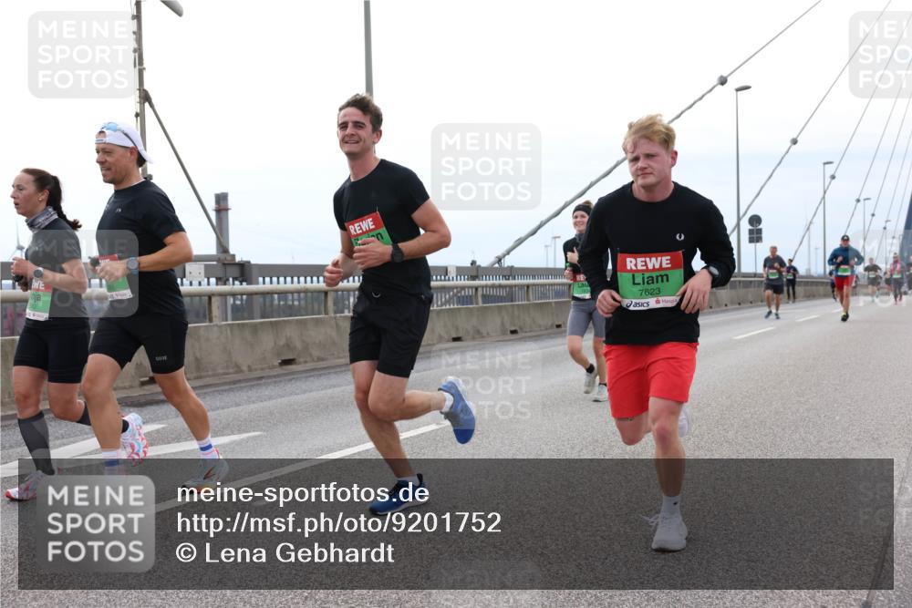 03.10.2025 - Köhlbrandbrückenlauf Lena Gebhardt http://msf.ph/oto/9201752 03.10.2025 15:46:44 Position 2 7623 meine-sportfotos.de