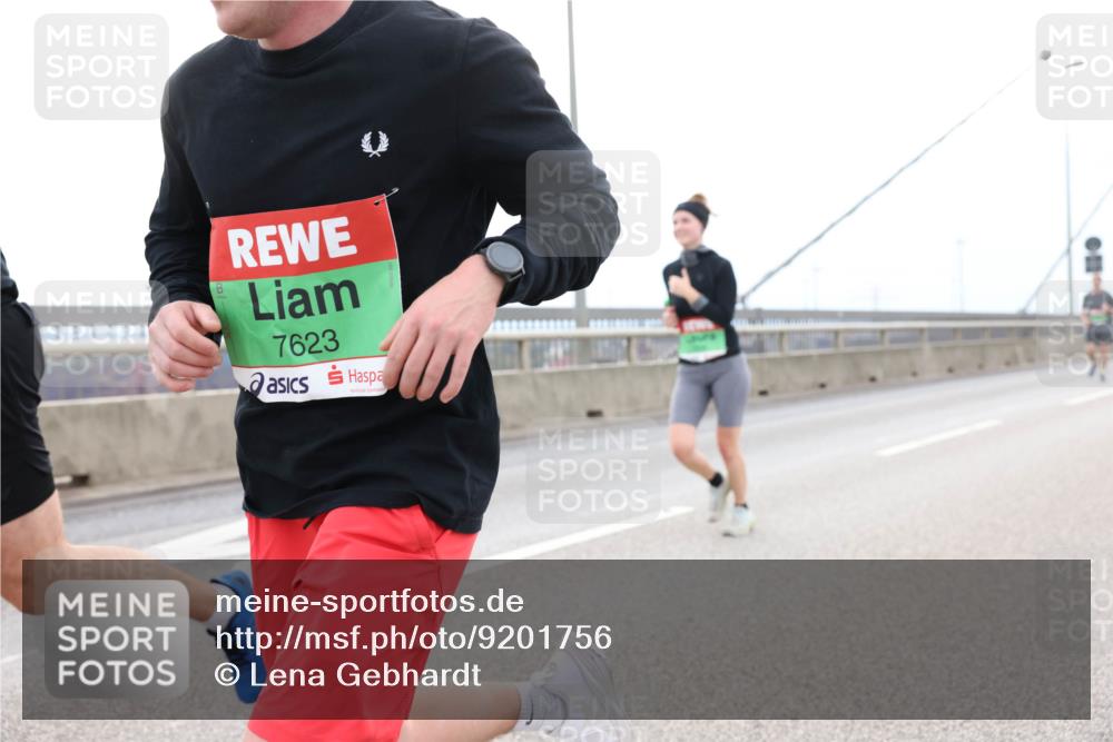 03.10.2025 - Köhlbrandbrückenlauf Lena Gebhardt http://msf.ph/oto/9201756 03.10.2025 15:46:45 Position 2 7623 meine-sportfotos.de
