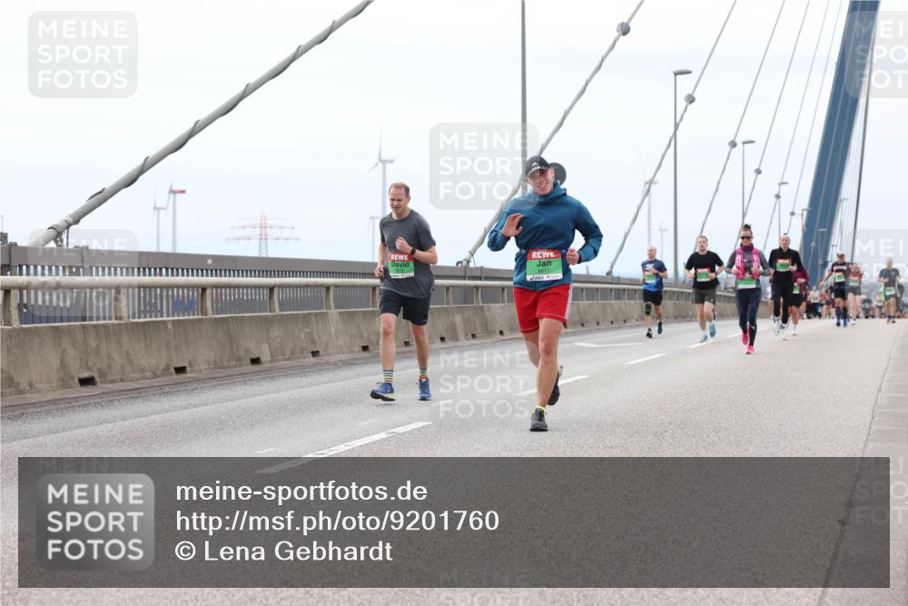 03.10.2025 - Köhlbrandbrückenlauf Lena Gebhardt http://msf.ph/oto/9201760 03.10.2025 15:46:47 Position 2 7515, 8817 meine-sportfotos.de