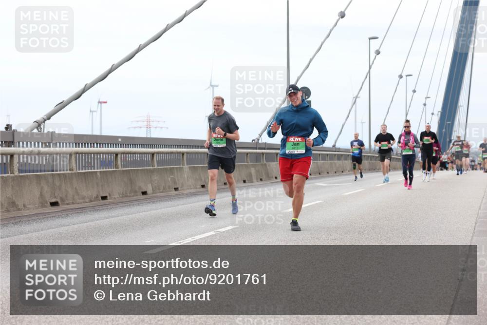03.10.2025 - Köhlbrandbrückenlauf Lena Gebhardt http://msf.ph/oto/9201761 03.10.2025 15:46:48 Position 2 8817 meine-sportfotos.de