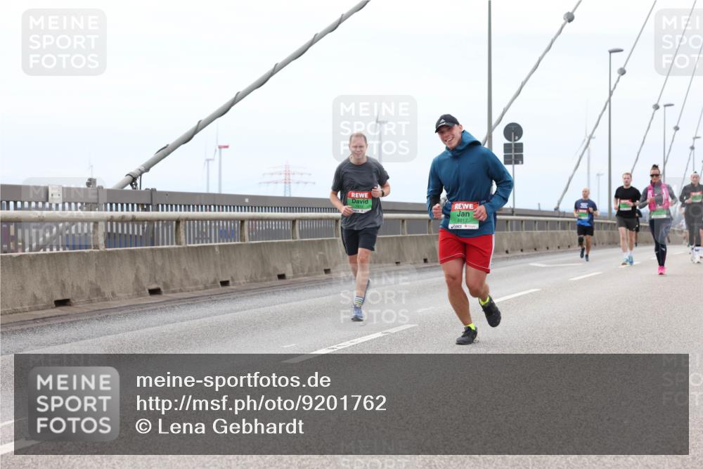 03.10.2025 - Köhlbrandbrückenlauf Lena Gebhardt http://msf.ph/oto/9201762 03.10.2025 15:46:48 Position 2 8817 meine-sportfotos.de