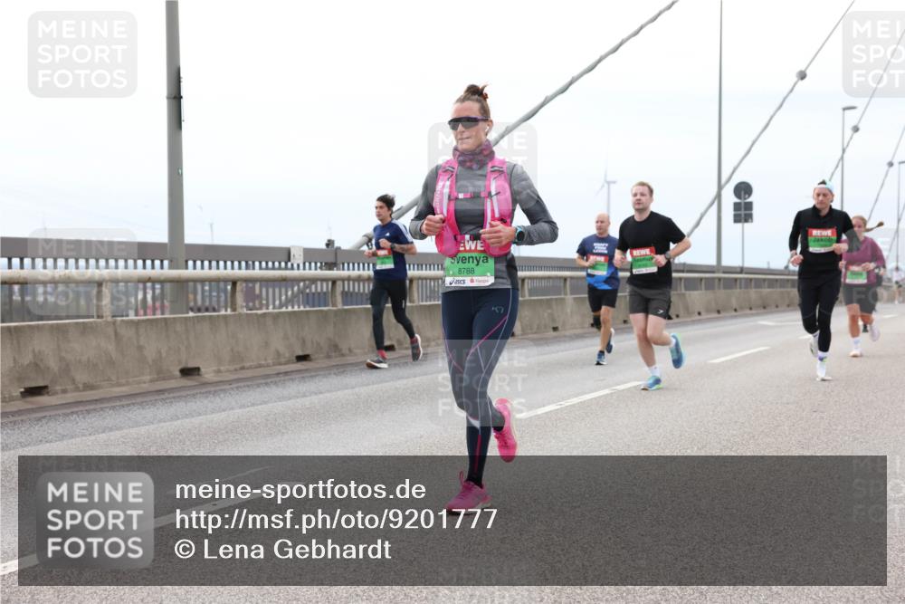 03.10.2025 - Köhlbrandbrückenlauf Lena Gebhardt http://msf.ph/oto/9201777 03.10.2025 15:46:53 Position 2 8788, 5 meine-sportfotos.de