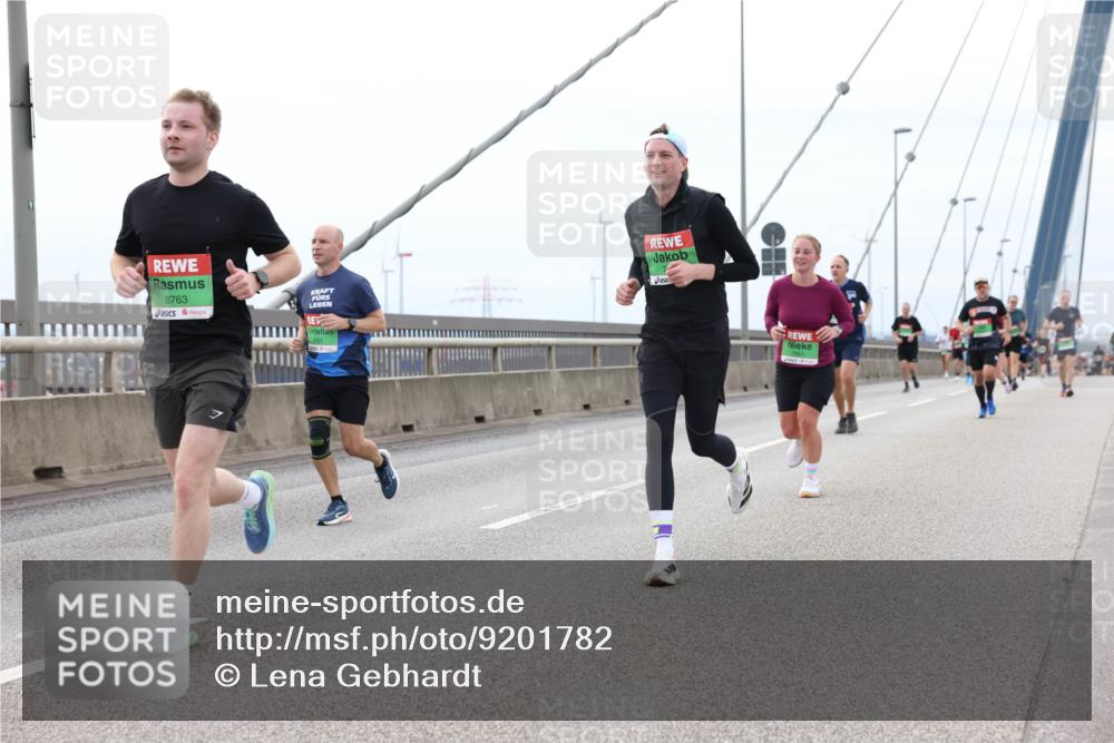 03.10.2025 - Köhlbrandbrückenlauf Lena Gebhardt http://msf.ph/oto/9201782 03.10.2025 15:46:55 Position 2 8763, 151 meine-sportfotos.de