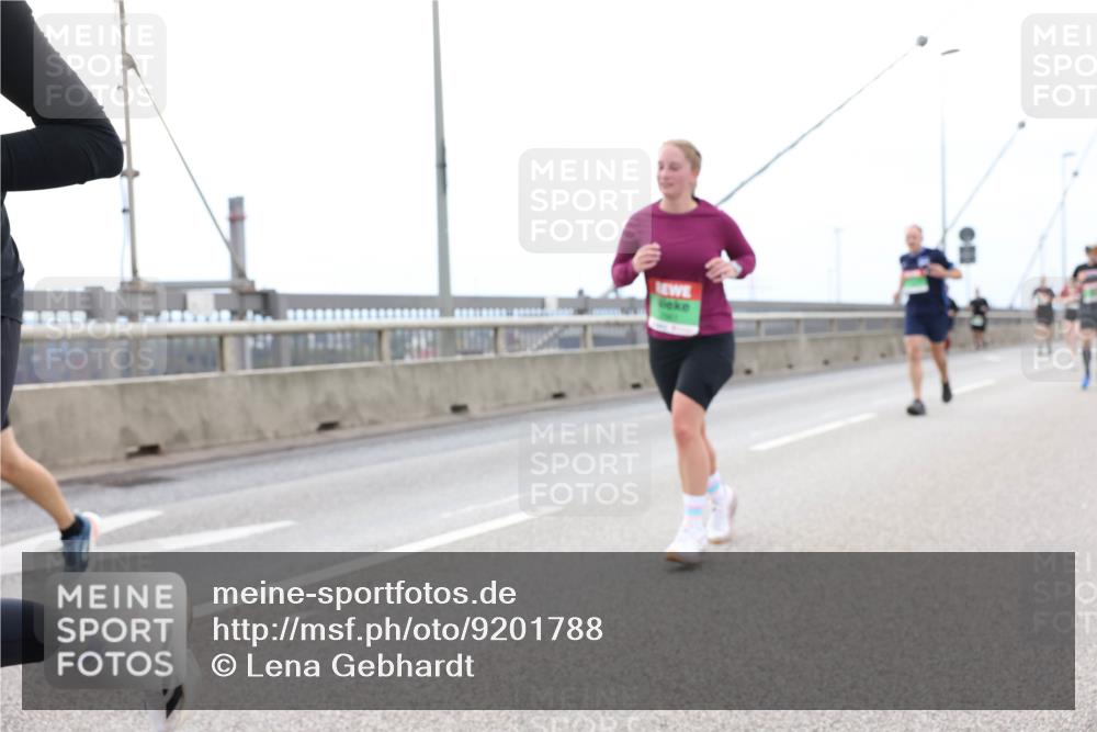 03.10.2025 - Köhlbrandbrückenlauf Lena Gebhardt http://msf.ph/oto/9201788 03.10.2025 15:46:57 Position 2  meine-sportfotos.de