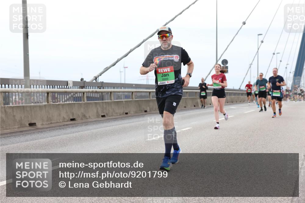 03.10.2025 - Köhlbrandbrückenlauf Lena Gebhardt http://msf.ph/oto/9201799 03.10.2025 15:47:00 Position 2 8989 meine-sportfotos.de
