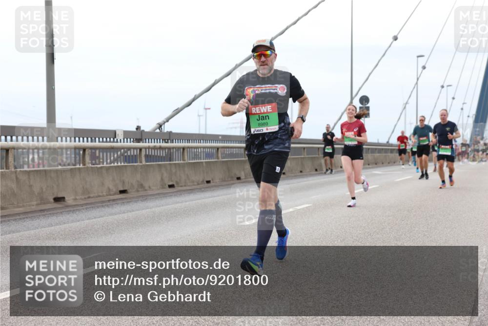 03.10.2025 - Köhlbrandbrückenlauf Lena Gebhardt http://msf.ph/oto/9201800 03.10.2025 15:47:00 Position 2 8989 meine-sportfotos.de
