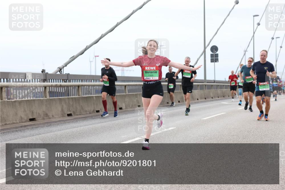 03.10.2025 - Köhlbrandbrückenlauf Lena Gebhardt http://msf.ph/oto/9201801 03.10.2025 15:47:02 Position 2 7203 meine-sportfotos.de