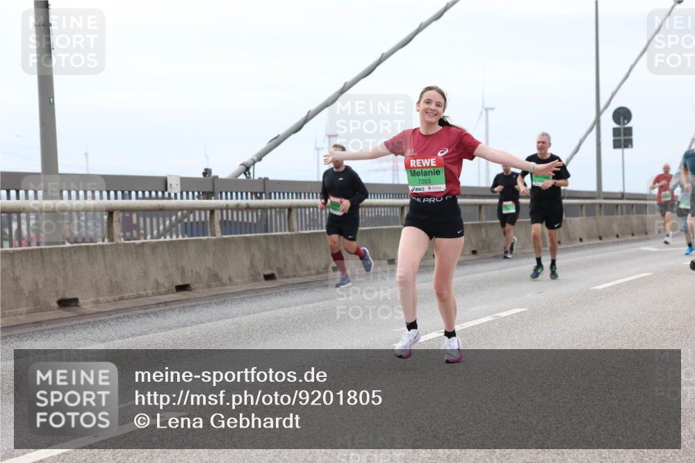 03.10.2025 - Köhlbrandbrückenlauf Lena Gebhardt http://msf.ph/oto/9201805 03.10.2025 15:47:02 Position 2 7203 meine-sportfotos.de