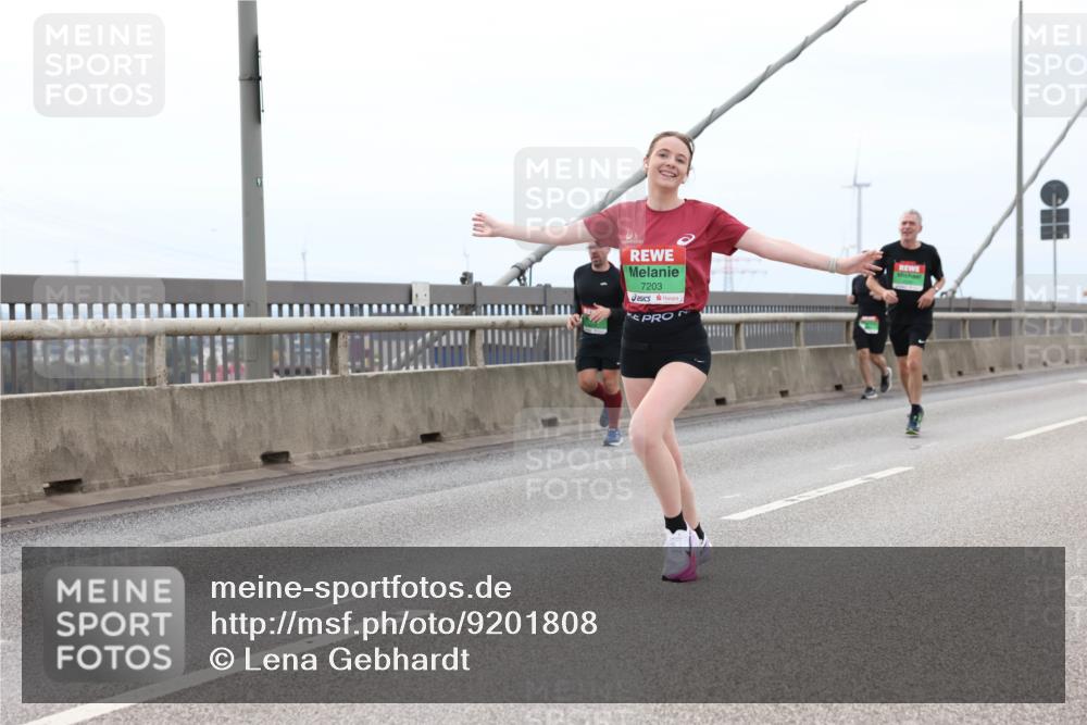 03.10.2025 - Köhlbrandbrückenlauf Lena Gebhardt http://msf.ph/oto/9201808 03.10.2025 15:47:02 Position 2 7203 meine-sportfotos.de