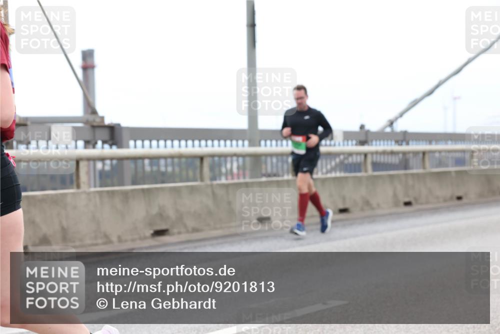 03.10.2025 - Köhlbrandbrückenlauf Lena Gebhardt http://msf.ph/oto/9201813 03.10.2025 15:47:03 Position 2  meine-sportfotos.de
