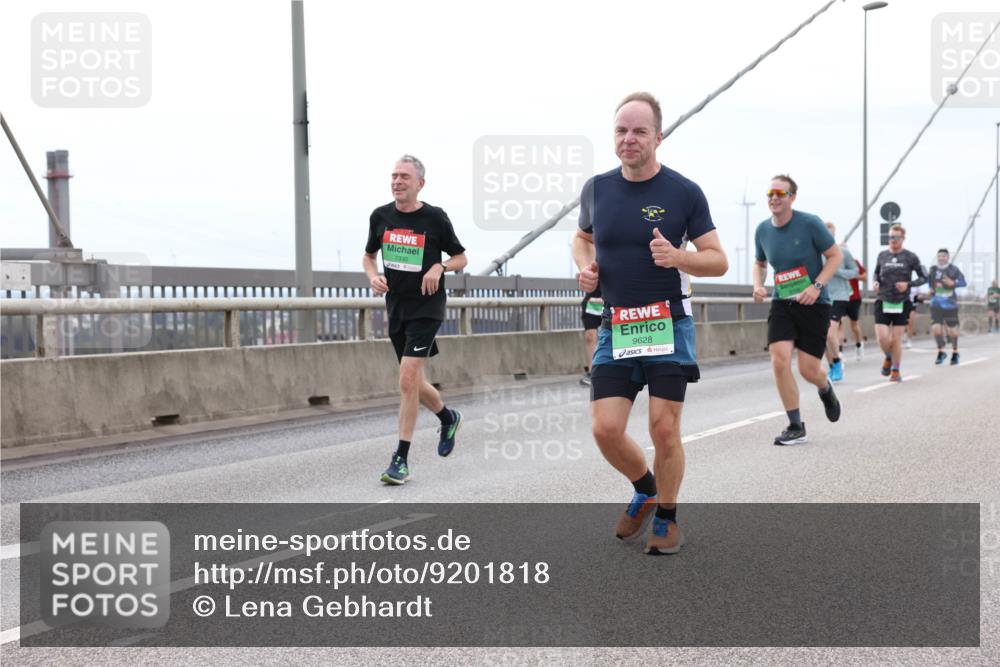 03.10.2025 - Köhlbrandbrückenlauf Lena Gebhardt http://msf.ph/oto/9201818 03.10.2025 15:47:05 Position 2 7330, 6, 9628 meine-sportfotos.de