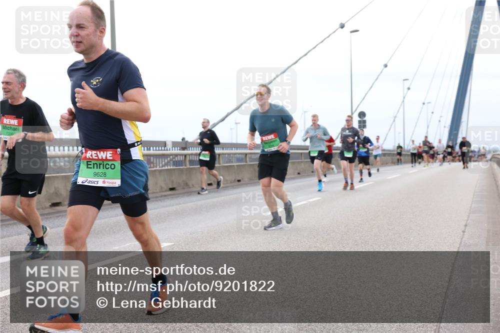 03.10.2025 - Köhlbrandbrückenlauf Lena Gebhardt http://msf.ph/oto/9201822 03.10.2025 15:47:06 Position 2 7330, 9628 meine-sportfotos.de