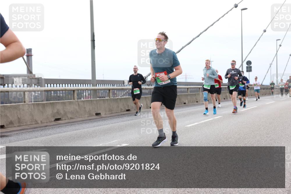 03.10.2025 - Köhlbrandbrückenlauf Lena Gebhardt http://msf.ph/oto/9201824 03.10.2025 15:47:06 Position 2  meine-sportfotos.de