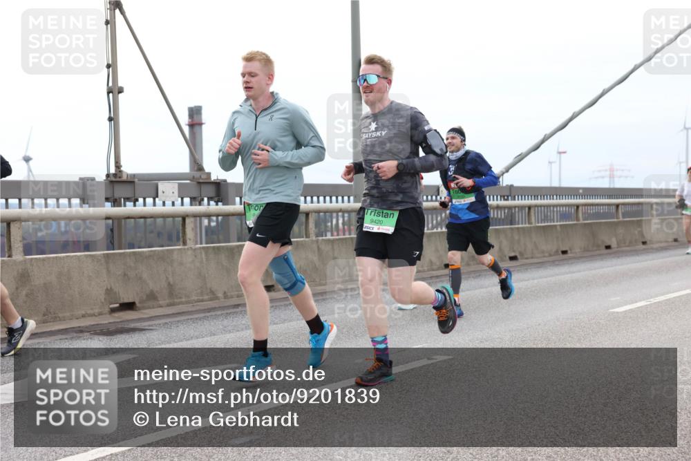 03.10.2025 - Köhlbrandbrückenlauf Lena Gebhardt http://msf.ph/oto/9201839 03.10.2025 15:47:09 Position 2 9420 meine-sportfotos.de