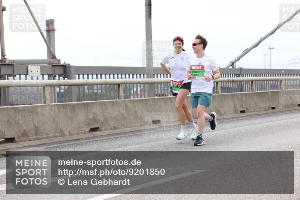03.10.2025 - Köhlbrandbrückenlauf Lena Gebhardt http://msf.ph/oto/9201850 03.10.2025 15:47:13 Position 2 8110, 8005 meine-sportfotos.de