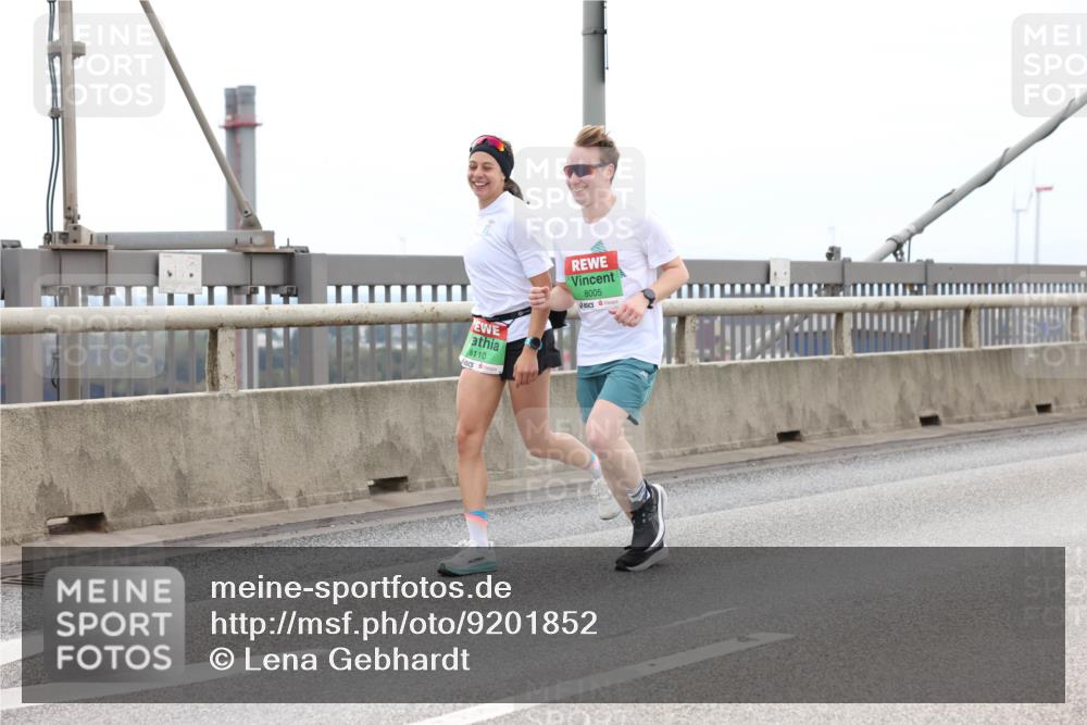 03.10.2025 - Köhlbrandbrückenlauf Lena Gebhardt http://msf.ph/oto/9201852 03.10.2025 15:47:13 Position 2 8110, 8005 meine-sportfotos.de