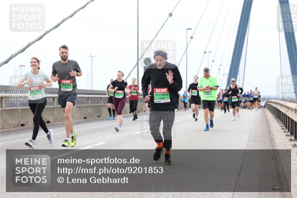 03.10.2025 - Köhlbrandbrückenlauf Lena Gebhardt http://msf.ph/oto/9201853 03.10.2025 15:47:15 Position 2 7613, 7566, 7559 meine-sportfotos.de