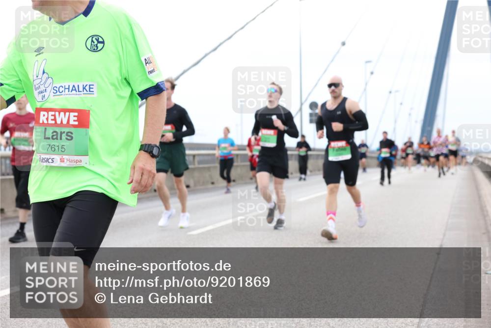 03.10.2025 - Köhlbrandbrückenlauf Lena Gebhardt http://msf.ph/oto/9201869 03.10.2025 15:47:20 Position 2 04, 7615, 04 meine-sportfotos.de