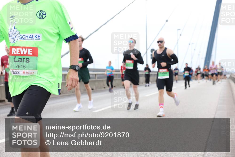 03.10.2025 - Köhlbrandbrückenlauf Lena Gebhardt http://msf.ph/oto/9201870 03.10.2025 15:47:20 Position 2 04, 04, 7615 meine-sportfotos.de