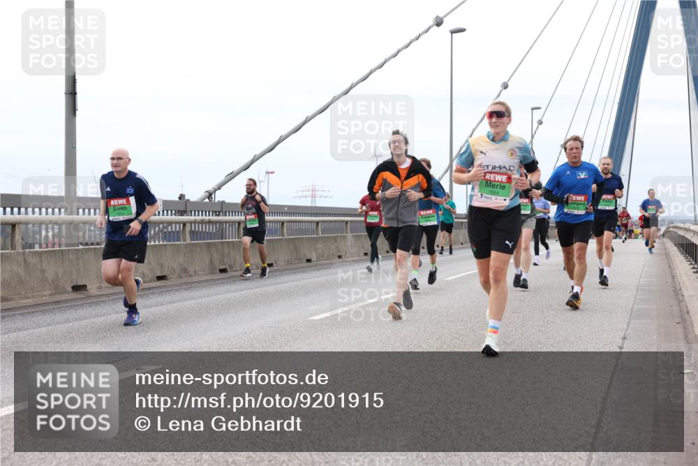 03.10.2025 - Köhlbrandbrückenlauf Lena Gebhardt http://msf.ph/oto/9201915 03.10.2025 15:47:30 Position 2 7654, 7476 meine-sportfotos.de