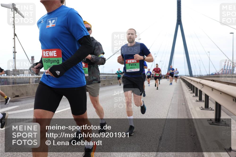 03.10.2025 - Köhlbrandbrückenlauf Lena Gebhardt http://msf.ph/oto/9201931 03.10.2025 15:47:33 Position 2 74, 8823 meine-sportfotos.de