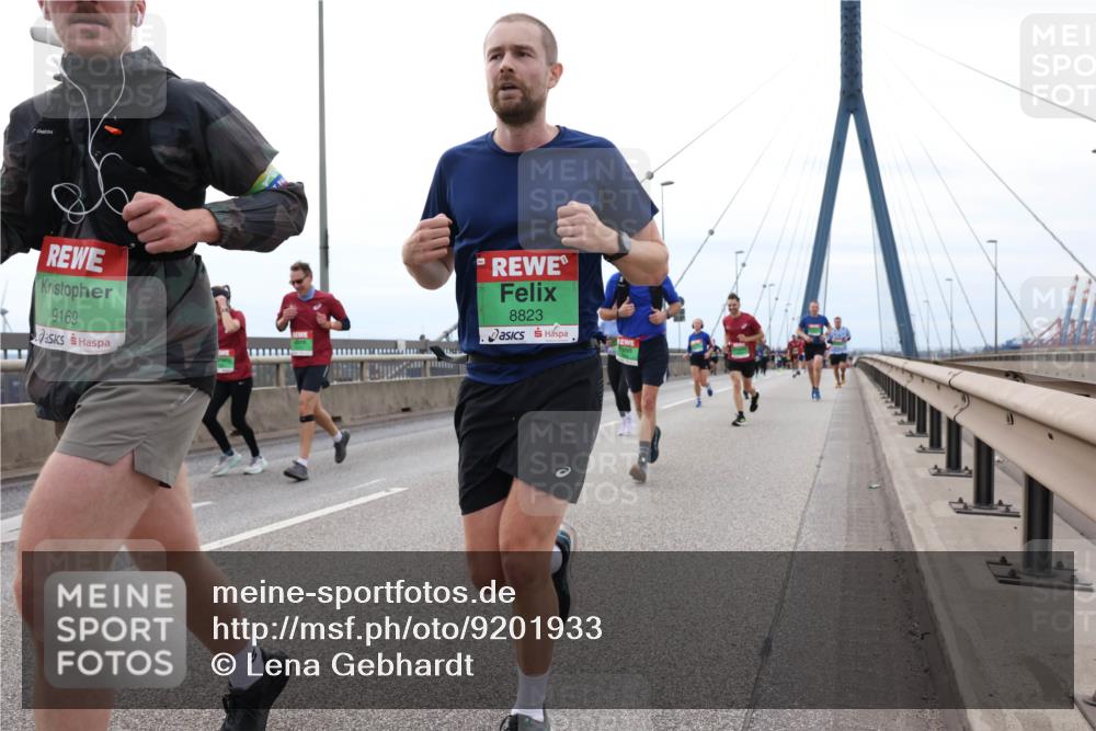 03.10.2025 - Köhlbrandbrückenlauf Lena Gebhardt http://msf.ph/oto/9201933 03.10.2025 15:47:34 Position 2 9169, 8823 meine-sportfotos.de