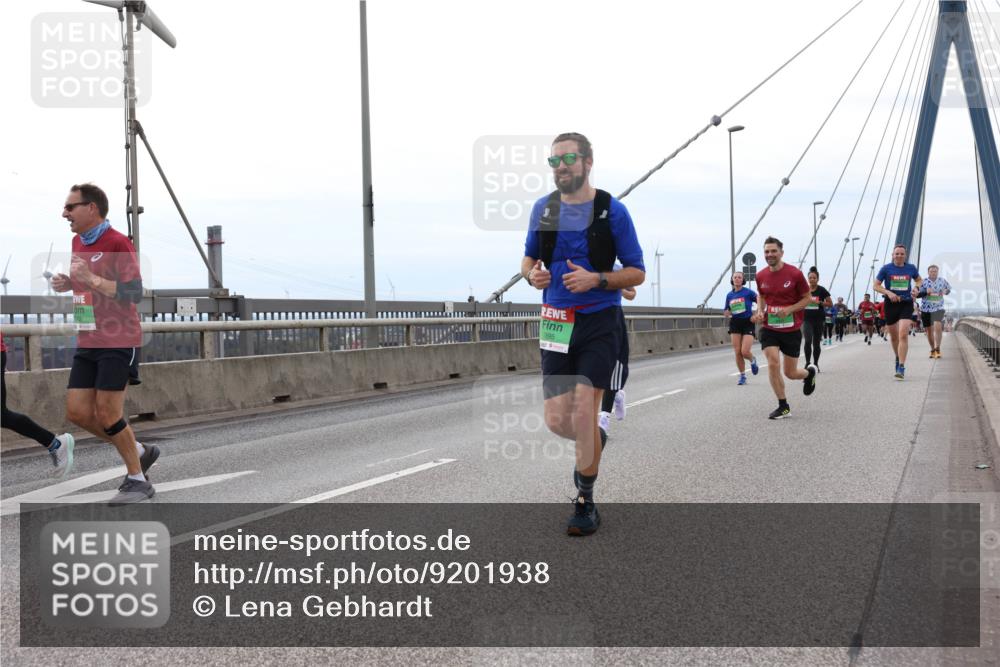03.10.2025 - Köhlbrandbrückenlauf Lena Gebhardt http://msf.ph/oto/9201938 03.10.2025 15:47:34 Position 2  meine-sportfotos.de