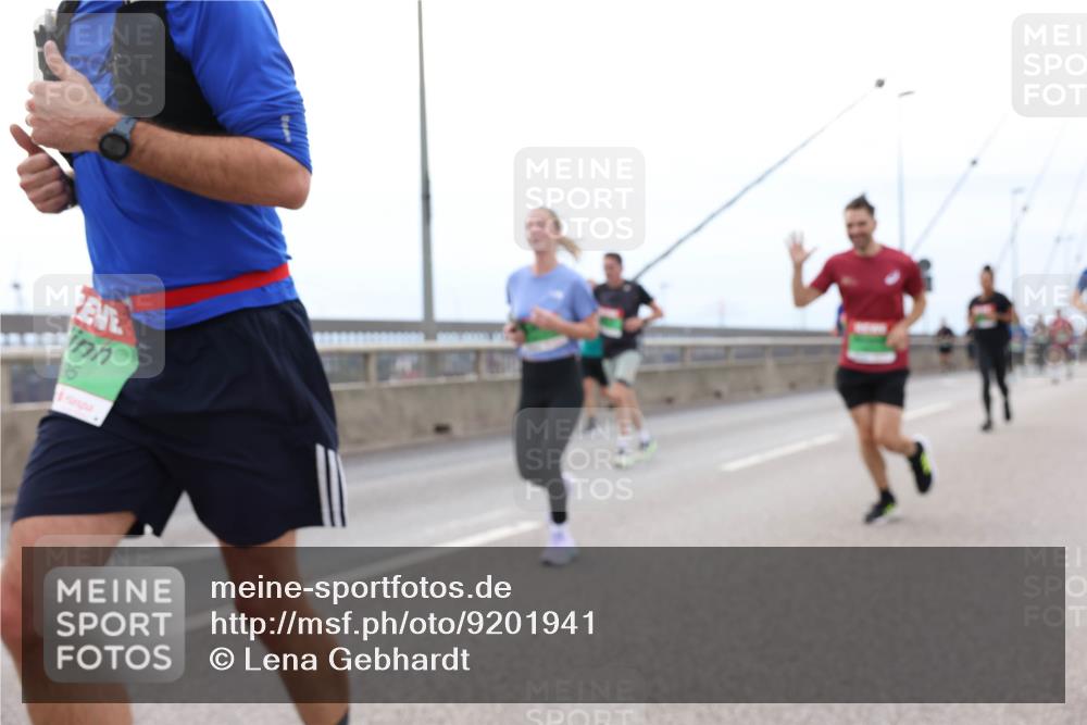 03.10.2025 - Köhlbrandbrückenlauf Lena Gebhardt http://msf.ph/oto/9201941 03.10.2025 15:47:35 Position 2 35 meine-sportfotos.de