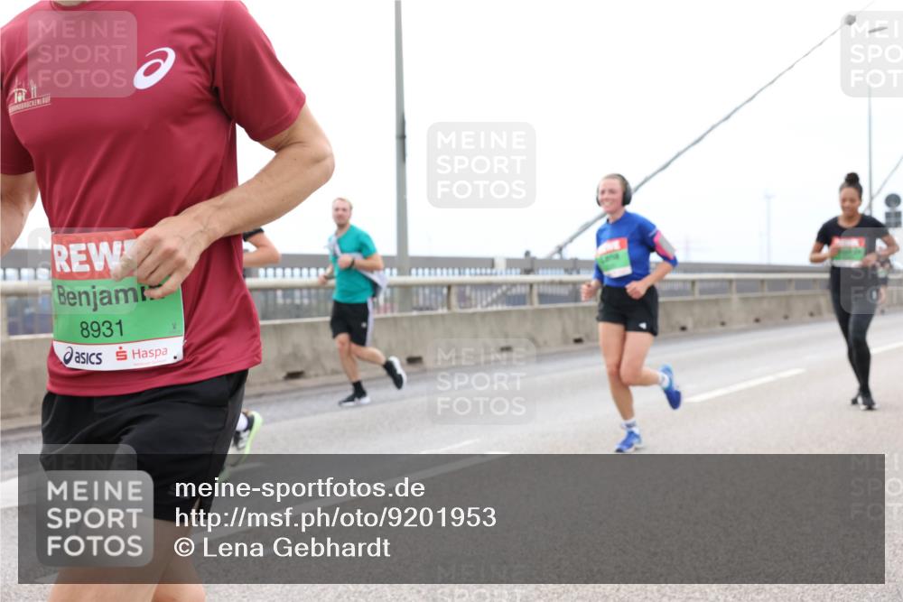 03.10.2025 - Köhlbrandbrückenlauf Lena Gebhardt http://msf.ph/oto/9201953 03.10.2025 15:47:37 Position 2 8931 meine-sportfotos.de