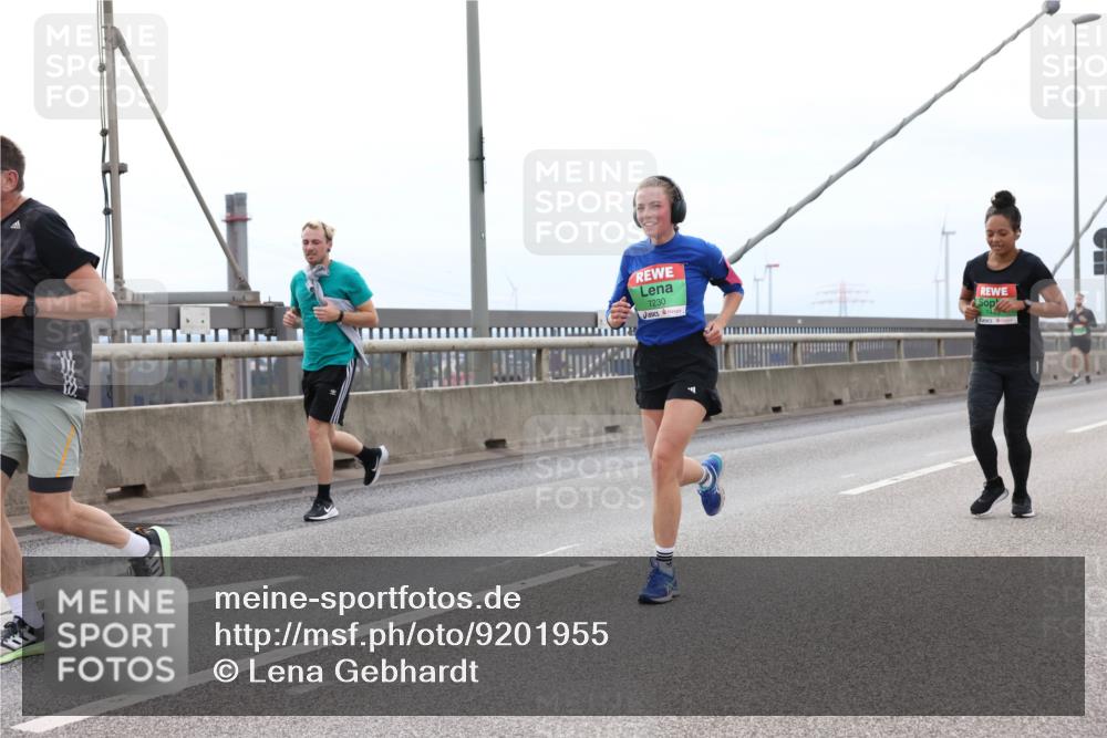 03.10.2025 - Köhlbrandbrückenlauf Lena Gebhardt http://msf.ph/oto/9201955 03.10.2025 15:47:37 Position 2 7230 meine-sportfotos.de