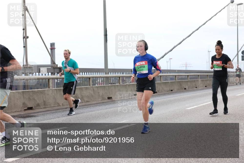 03.10.2025 - Köhlbrandbrückenlauf Lena Gebhardt http://msf.ph/oto/9201956 03.10.2025 15:47:37 Position 2 7230 meine-sportfotos.de