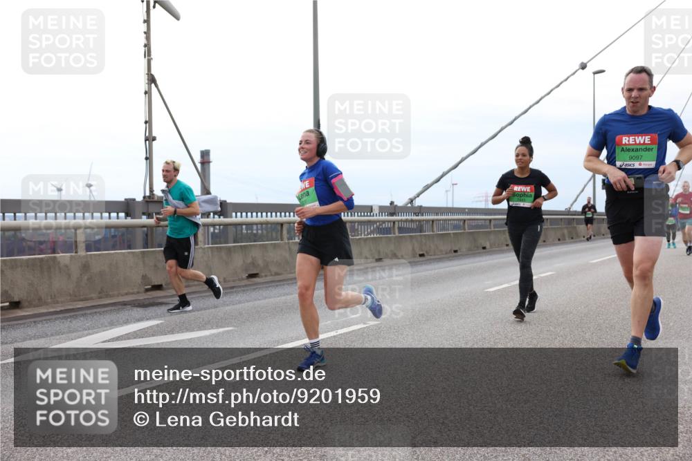 03.10.2025 - Köhlbrandbrückenlauf Lena Gebhardt http://msf.ph/oto/9201959 03.10.2025 15:47:38 Position 2 9097 meine-sportfotos.de