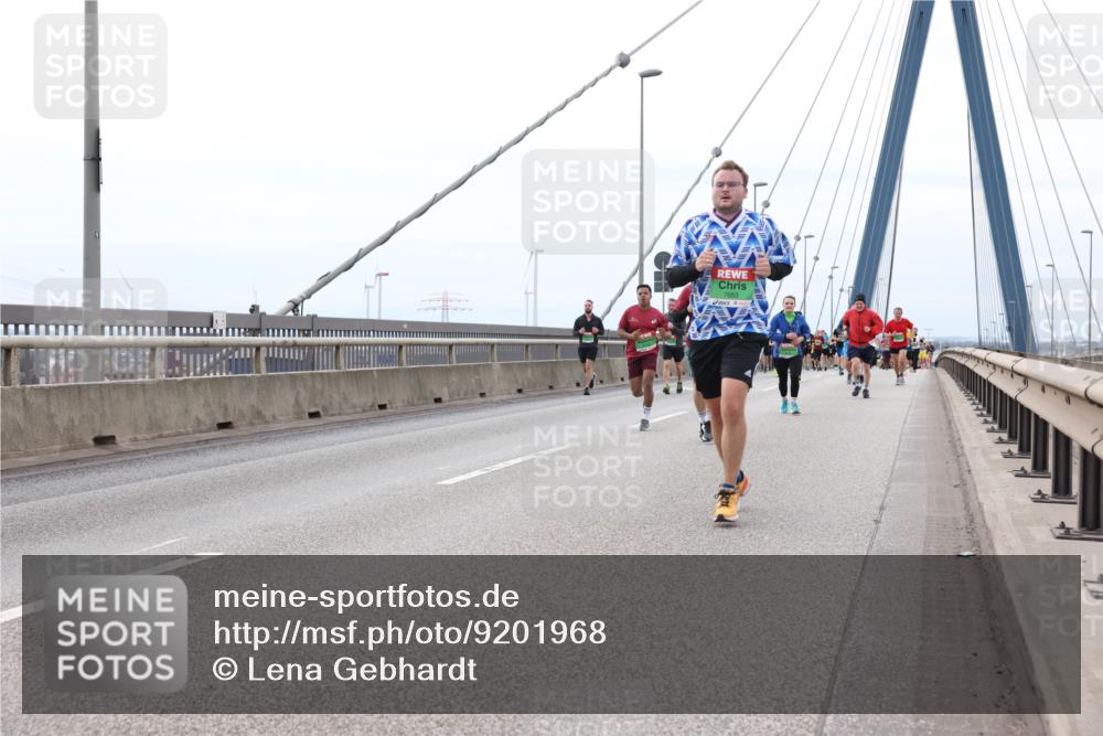 03.10.2025 - Köhlbrandbrückenlauf Lena Gebhardt http://msf.ph/oto/9201968 03.10.2025 15:47:39 Position 2 7653 meine-sportfotos.de