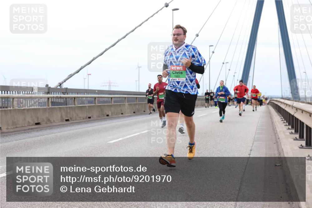 03.10.2025 - Köhlbrandbrückenlauf Lena Gebhardt http://msf.ph/oto/9201970 03.10.2025 15:47:39 Position 2 7653 meine-sportfotos.de