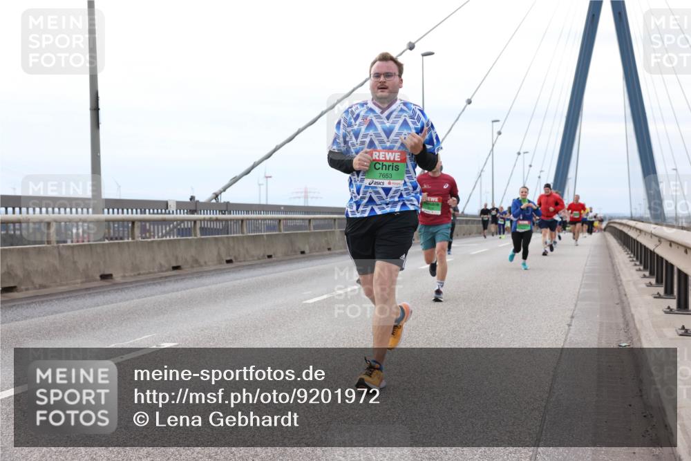 03.10.2025 - Köhlbrandbrückenlauf Lena Gebhardt http://msf.ph/oto/9201972 03.10.2025 15:47:40 Position 2 7653 meine-sportfotos.de
