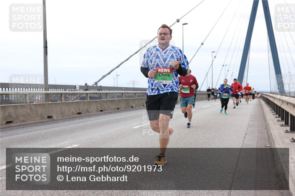 03.10.2025 - Köhlbrandbrückenlauf Lena Gebhardt http://msf.ph/oto/9201973 03.10.2025 15:47:40 Position 2 7653 meine-sportfotos.de