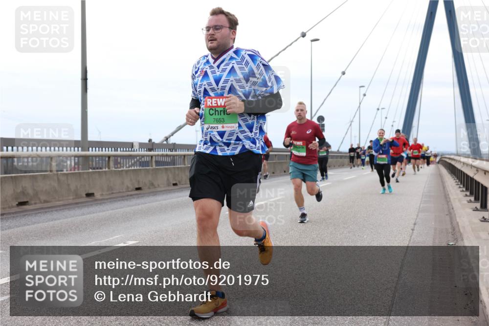 03.10.2025 - Köhlbrandbrückenlauf Lena Gebhardt http://msf.ph/oto/9201975 03.10.2025 15:47:40 Position 2 7653 meine-sportfotos.de
