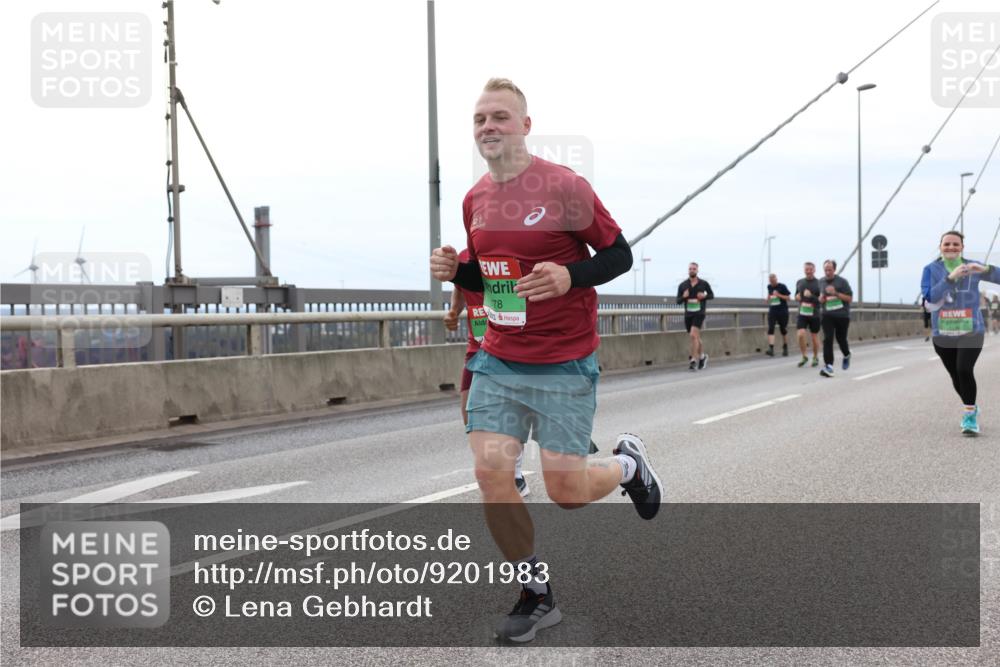 03.10.2025 - Köhlbrandbrückenlauf Lena Gebhardt http://msf.ph/oto/9201983 03.10.2025 15:47:42 Position 2 78 meine-sportfotos.de