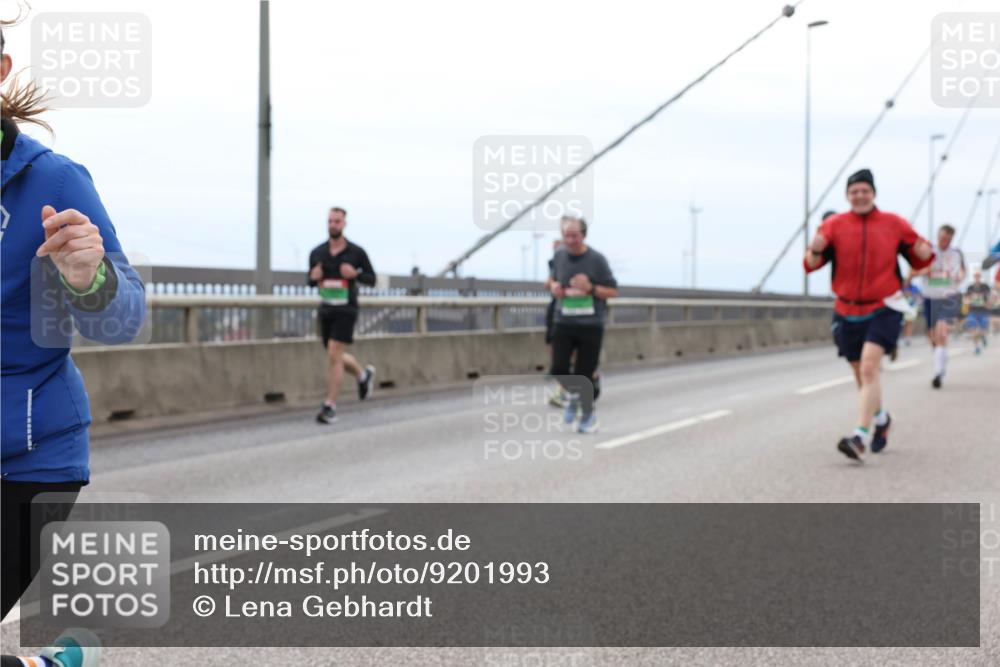 03.10.2025 - Köhlbrandbrückenlauf Lena Gebhardt http://msf.ph/oto/9201993 03.10.2025 15:47:44 Position 2  meine-sportfotos.de
