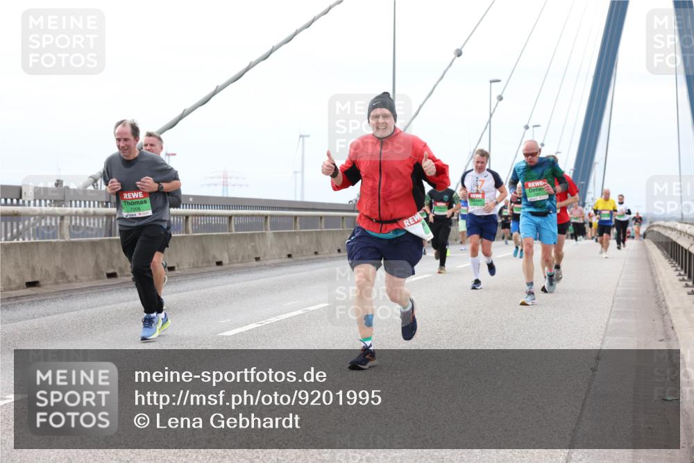 03.10.2025 - Köhlbrandbrückenlauf Lena Gebhardt http://msf.ph/oto/9201995 03.10.2025 15:47:44 Position 2 7208 meine-sportfotos.de