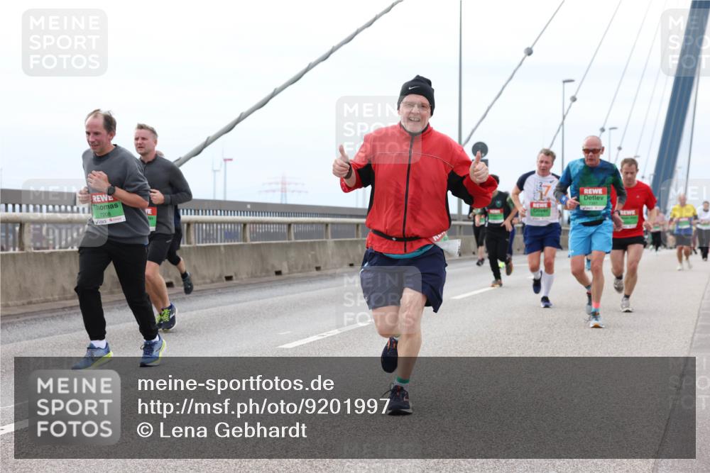 03.10.2025 - Köhlbrandbrückenlauf Lena Gebhardt http://msf.ph/oto/9201997 03.10.2025 15:47:45 Position 2 7208 meine-sportfotos.de