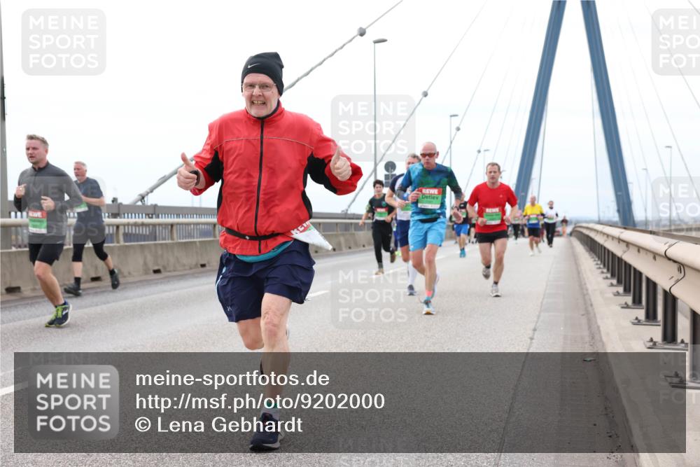 03.10.2025 - Köhlbrandbrückenlauf Lena Gebhardt http://msf.ph/oto/9202000 03.10.2025 15:47:46 Position 2  meine-sportfotos.de