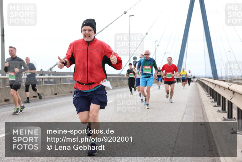 03.10.2025 - Köhlbrandbrückenlauf Lena Gebhardt http://msf.ph/oto/9202001 03.10.2025 15:47:46 Position 2  meine-sportfotos.de