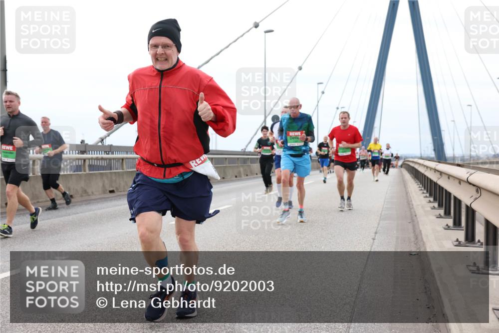 03.10.2025 - Köhlbrandbrückenlauf Lena Gebhardt http://msf.ph/oto/9202003 03.10.2025 15:47:46 Position 2  meine-sportfotos.de