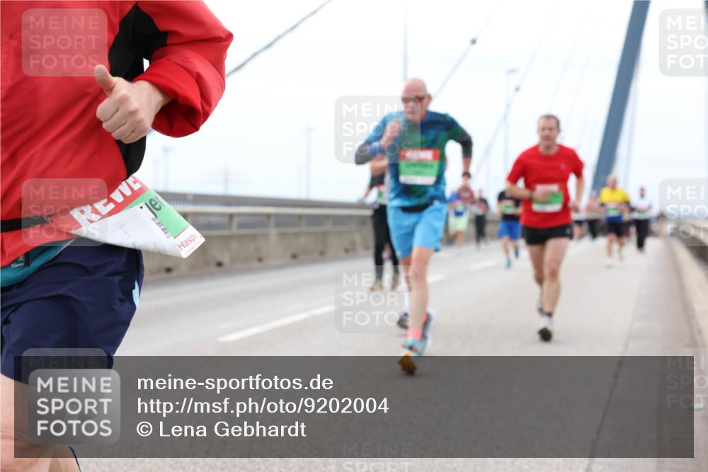 03.10.2025 - Köhlbrandbrückenlauf Lena Gebhardt http://msf.ph/oto/9202004 03.10.2025 15:47:46 Position 2  meine-sportfotos.de