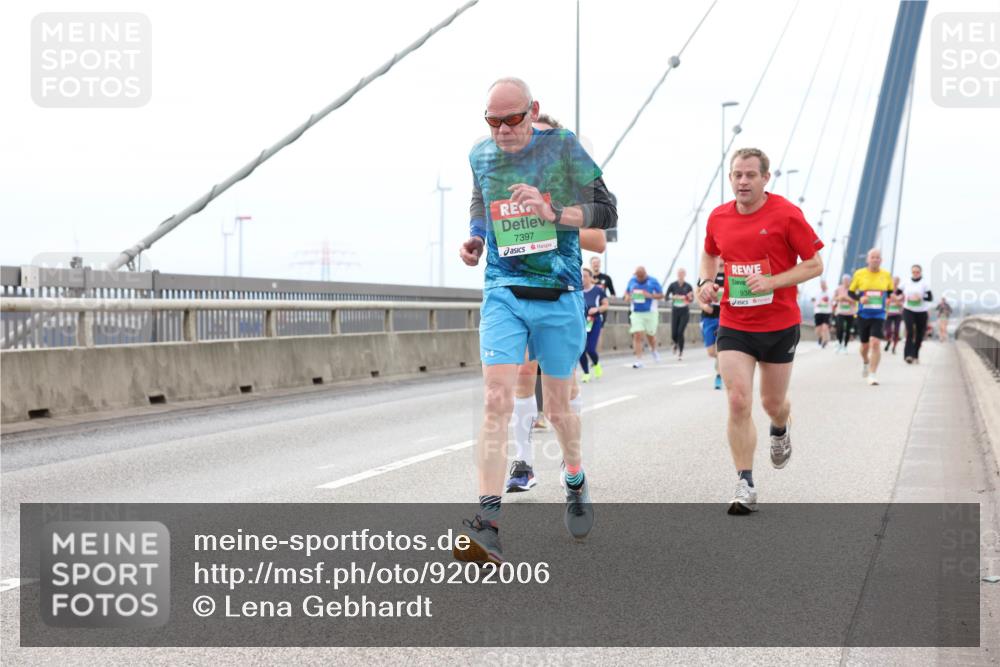 03.10.2025 - Köhlbrandbrückenlauf Lena Gebhardt http://msf.ph/oto/9202006 03.10.2025 15:47:47 Position 2 7397 meine-sportfotos.de