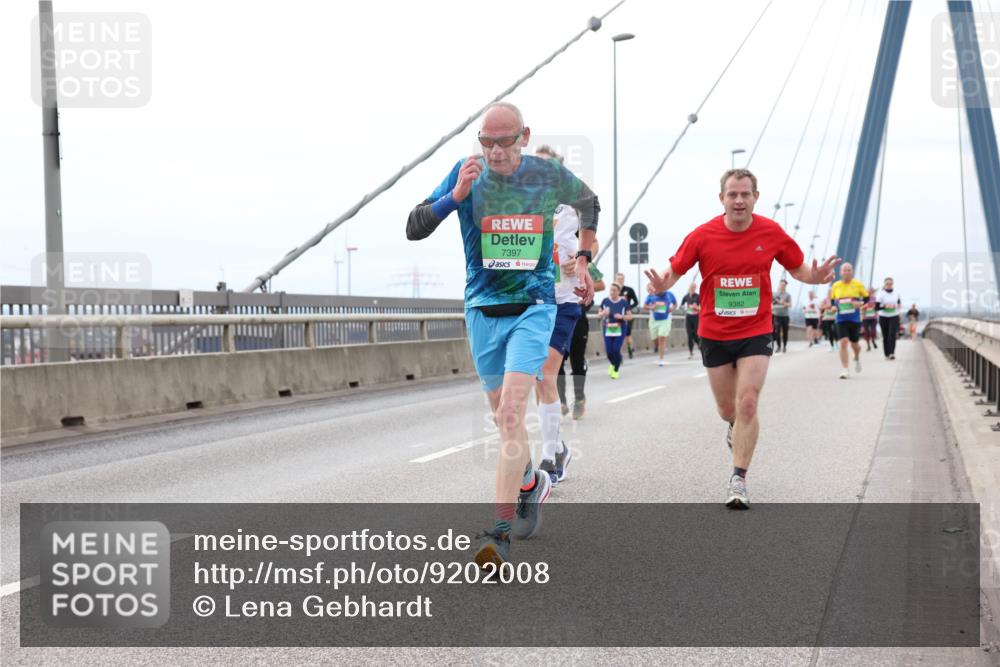 03.10.2025 - Köhlbrandbrückenlauf Lena Gebhardt http://msf.ph/oto/9202008 03.10.2025 15:47:47 Position 2 7397, 9382 meine-sportfotos.de