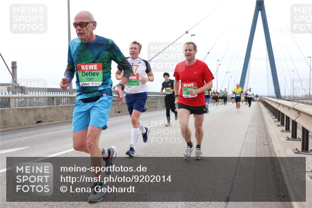 03.10.2025 - Köhlbrandbrückenlauf Lena Gebhardt http://msf.ph/oto/9202014 03.10.2025 15:47:48 Position 2 7397, 8932, 93 meine-sportfotos.de
