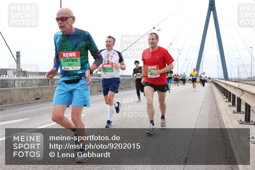 03.10.2025 - Köhlbrandbrückenlauf Lena Gebhardt http://msf.ph/oto/9202015 03.10.2025 15:47:48 Position 2 1111, 7397, 8932 meine-sportfotos.de