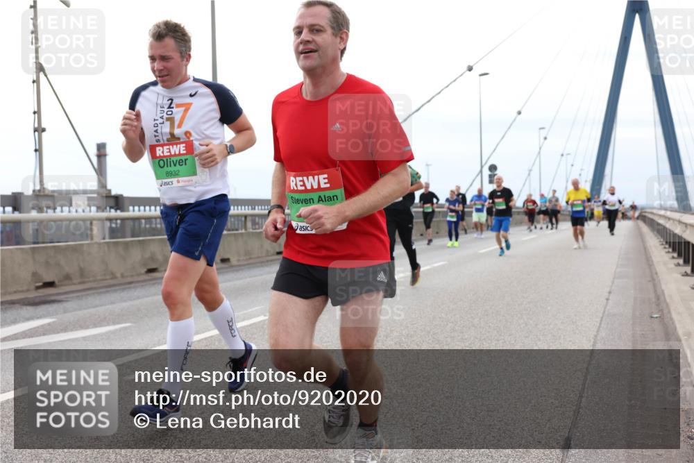 03.10.2025 - Köhlbrandbrückenlauf Lena Gebhardt http://msf.ph/oto/9202020 03.10.2025 15:47:48 Position 2 8932, 1111 meine-sportfotos.de